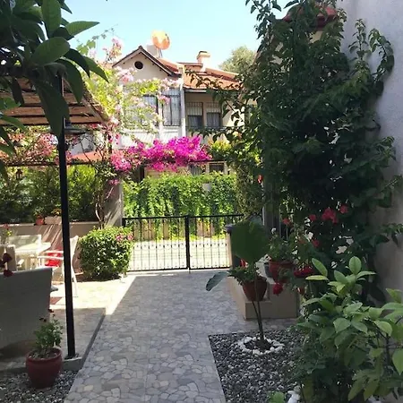 Merkez Bahceli Muestakil Ev Arya Roof House Villa