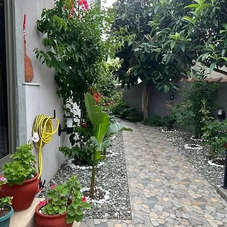 Merkez Bahceli Muestakil Ev Arya Roof House *