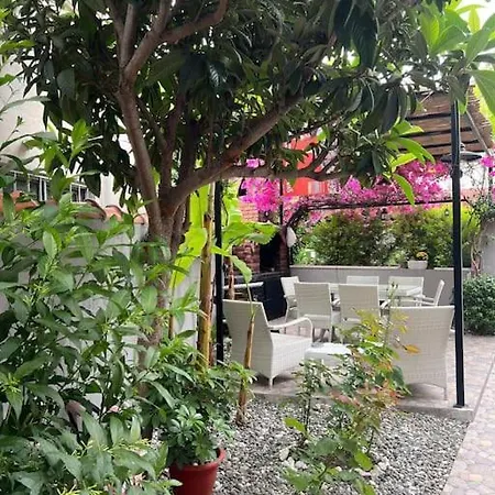 Merkez Bahceli Muestakil Ev Arya Roof House Vila