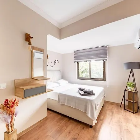 Merkez Bahceli Muestakil Ev Arya Roof House *