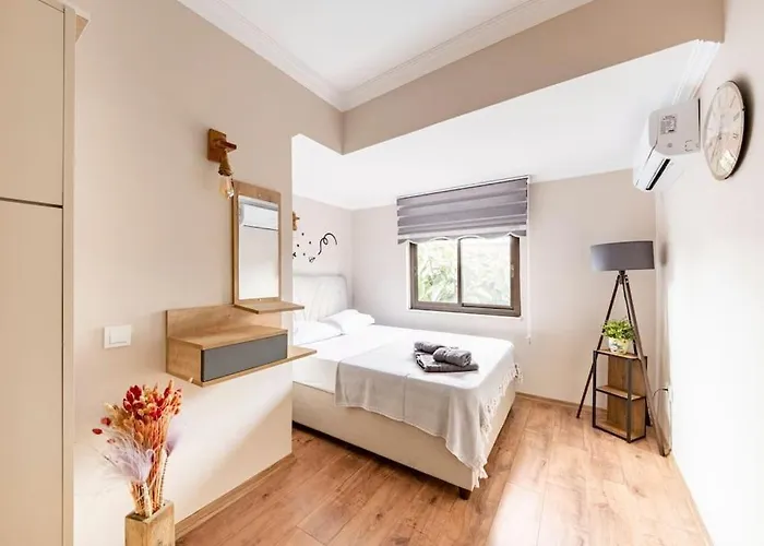 Merkez Bahceli Muestakil Ev Arya Roof House *