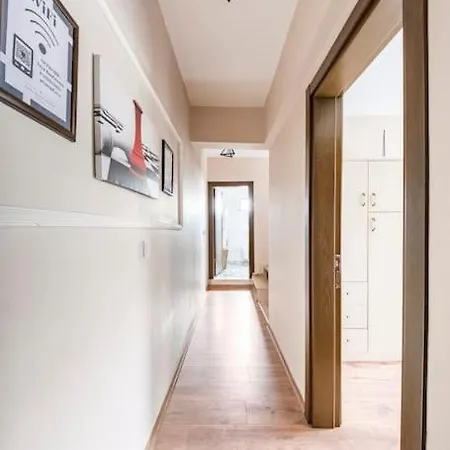 Arya Roof House فيلة مرمريس