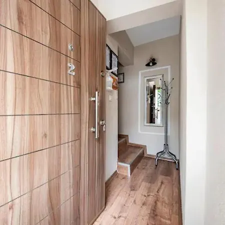 Merkez Bahçeli Müstakil Ev Arya Roof House