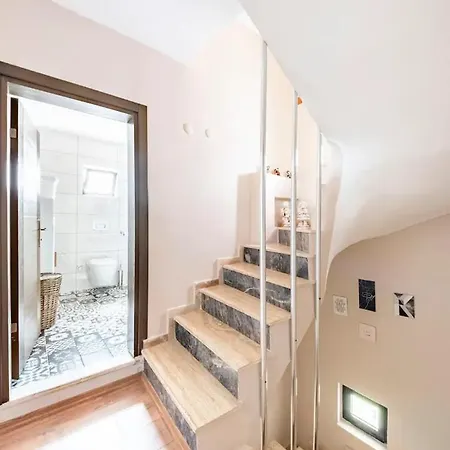 Arya Roof House * مرمريس