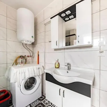 Arya Roof House مرمريس