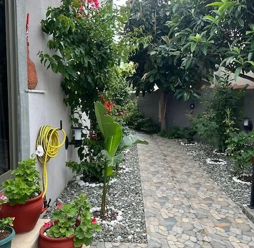 Merkez Bahceli Muestakil Ev Arya Roof House *