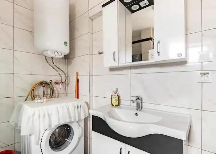 Merkez Bahceli Muestakil Ev Arya Roof House Vila