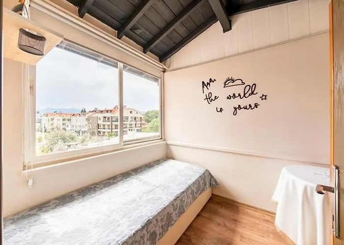 Willa Merkez Bahceli Muestakil Ev Arya Roof House *